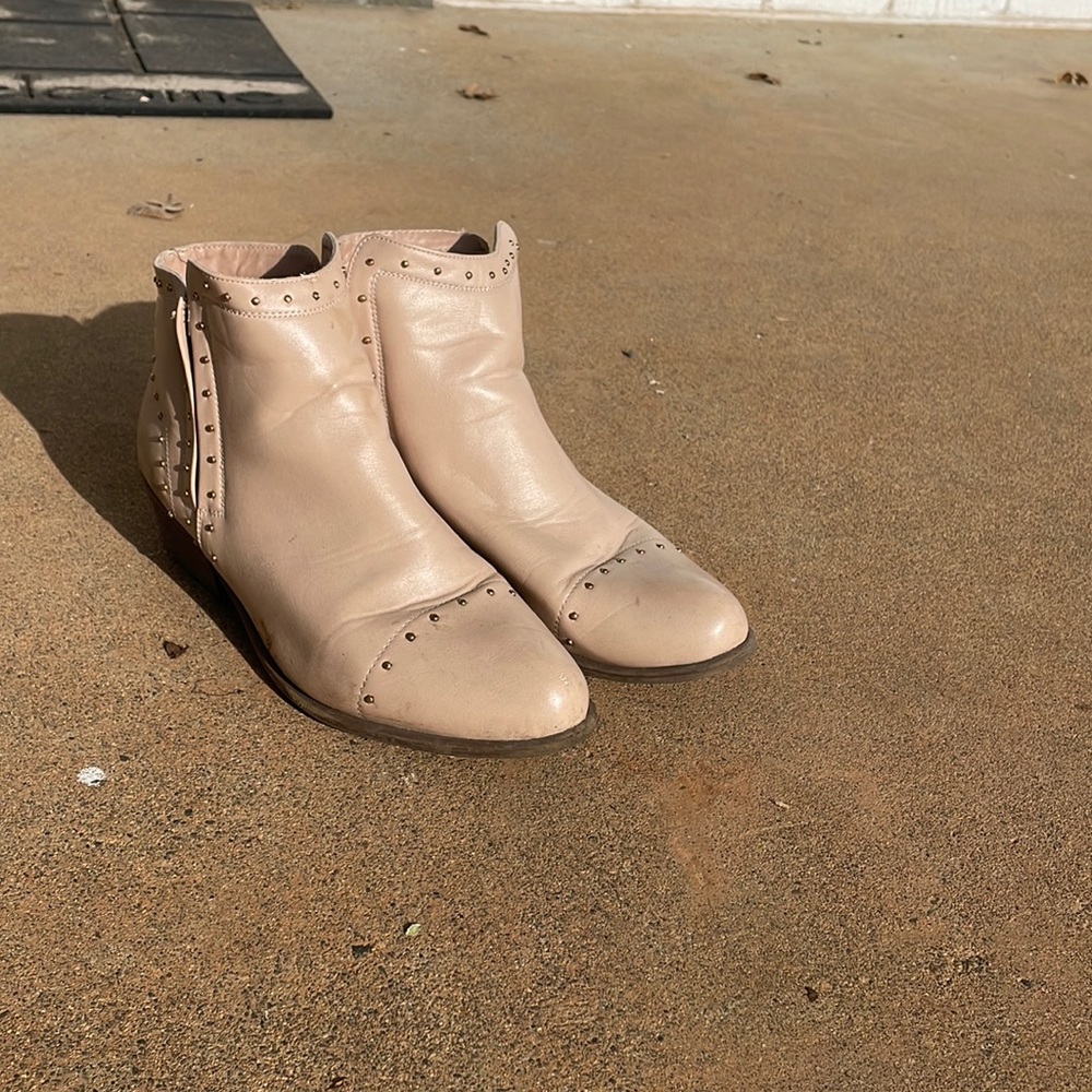Light pink ankle boots women’s size 8
